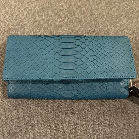 NWT - Exotic Leather Grand Pelle. Textured Wallet - Picture 6 of 8